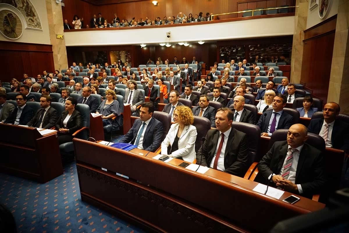 Ολοφάνερη η απειλή για την Ελλάδα: Το άρθρο-φωτιά του Συντάγματος των Σκοπίων